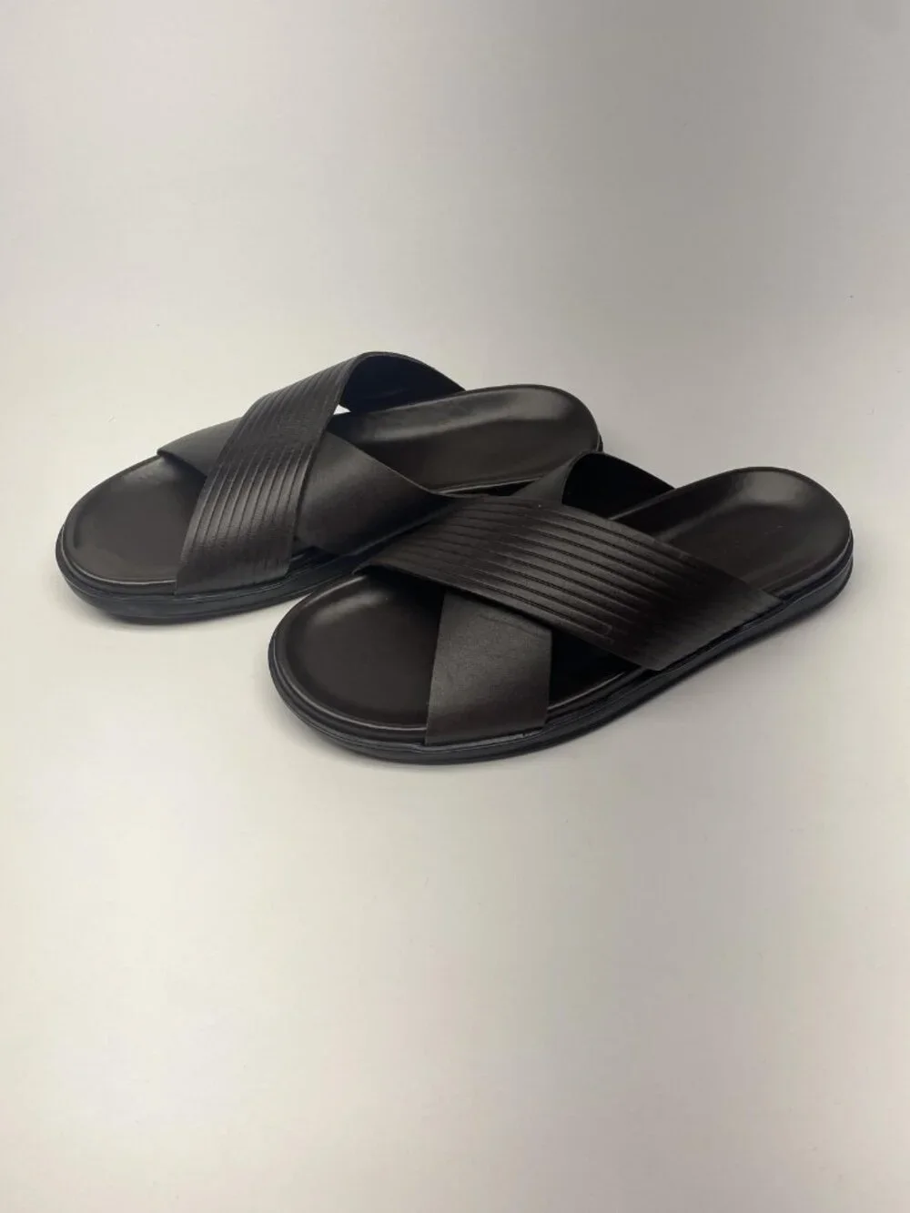 Vince Camuto Phaedra Mens Size 8.5 Brown Slide Sandals Criss Cross Comfort